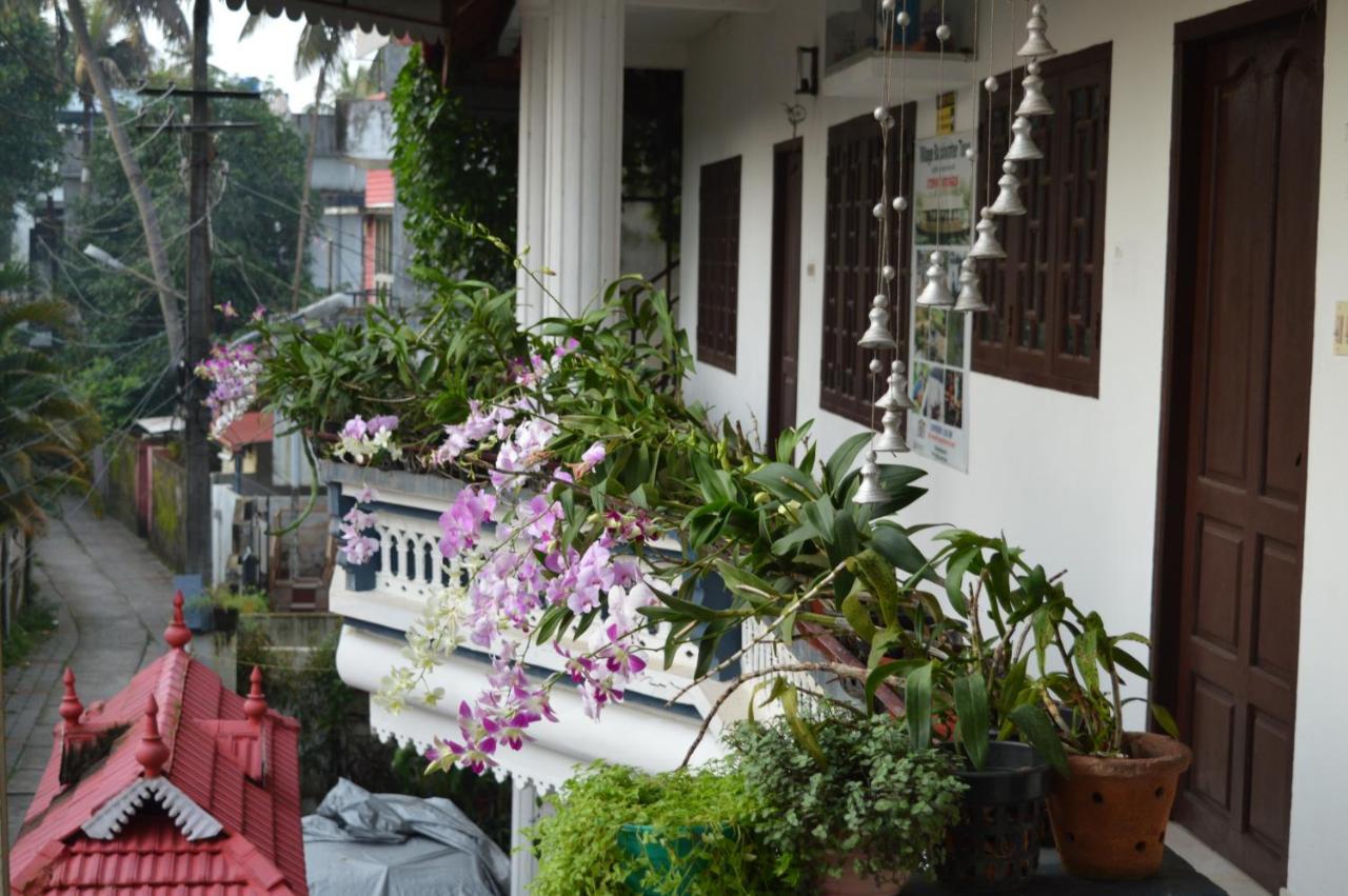 Dream Catcher Home Stay Kochi Exterior photo